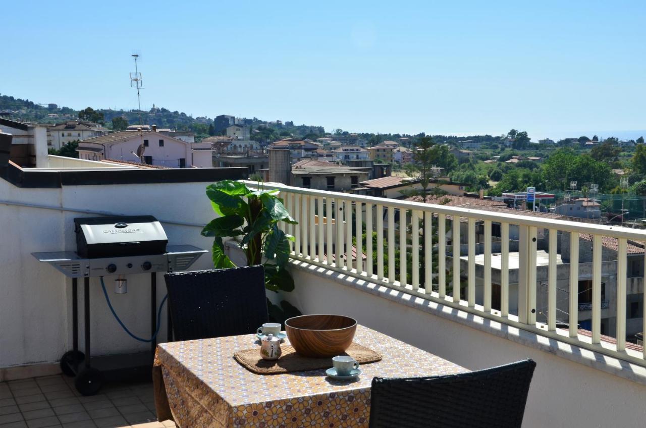 Апартаменты Penthouse Mare E Monti Тропея Экстерьер фото