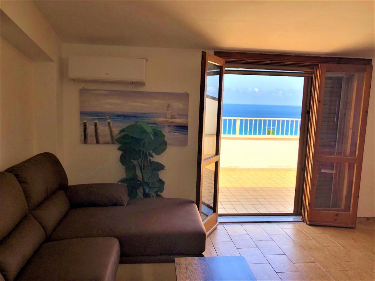 Апартаменты Penthouse Mare E Monti Тропея Экстерьер фото